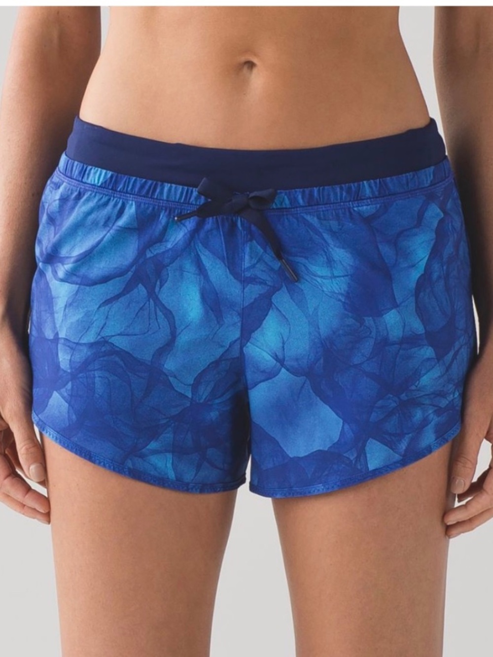 Lululemon Run It Out Shorts, 3" Size 2